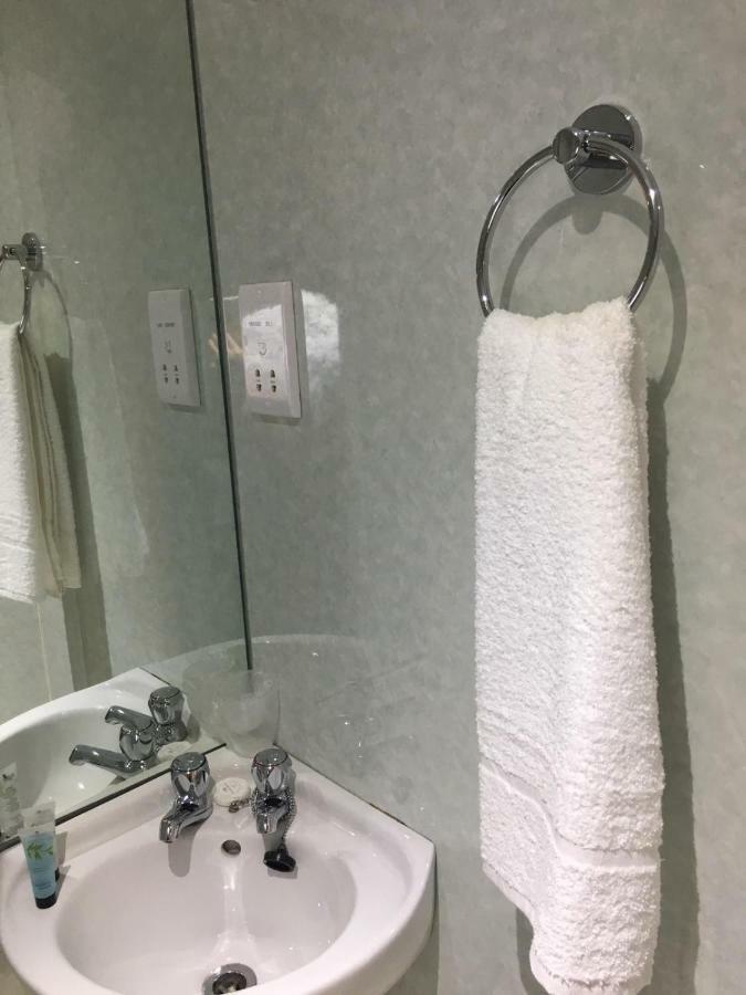 Camera Singola con Bagno Privato